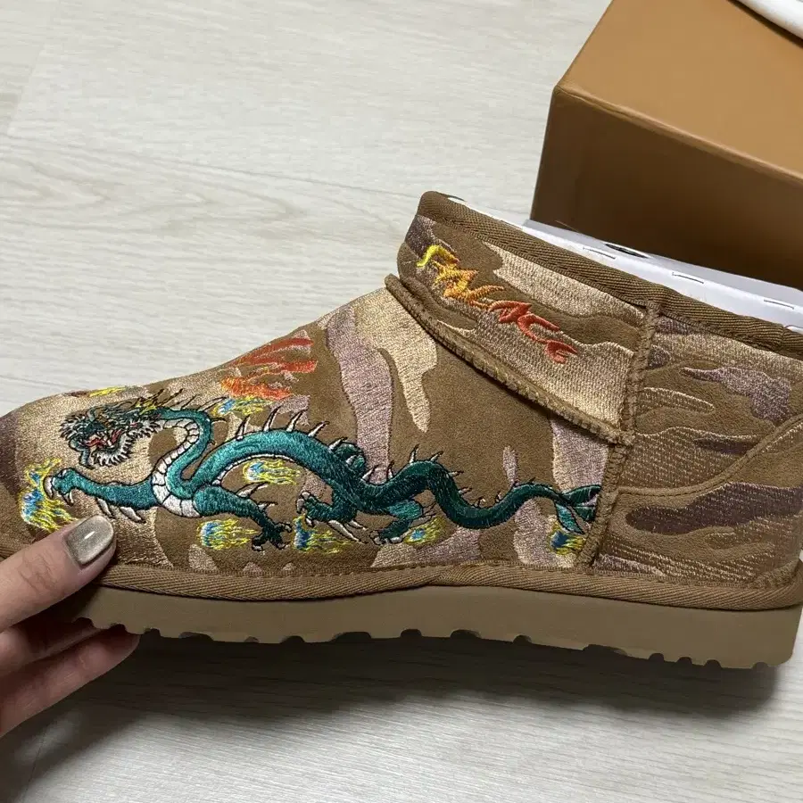 Palace Ugg / 팔라스 어그 US 9 (US 10.5W) 270