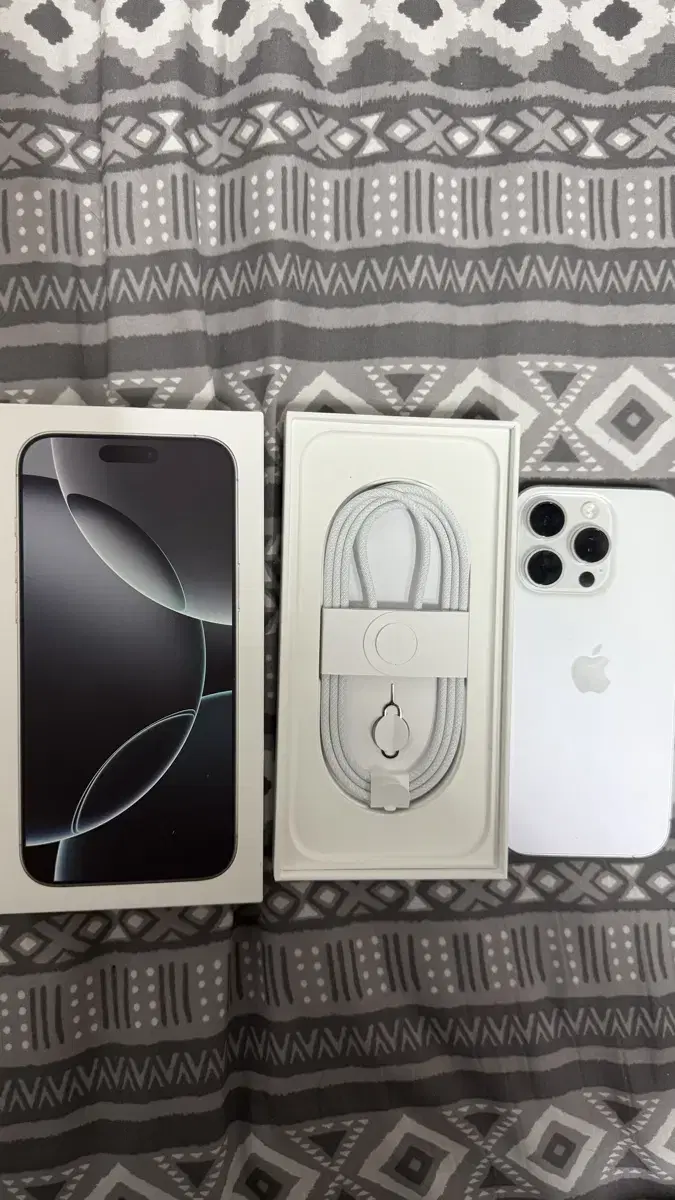 Self-sufficient simple unsealed iphone 16 pro white titanium 256 sells.