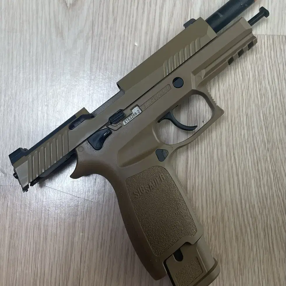 VFC SIG M17 GBB 팝니다.