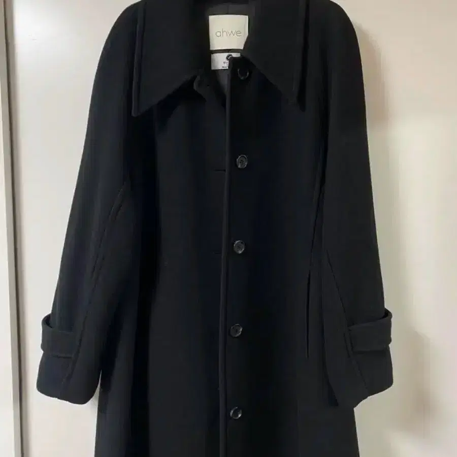 아위 ahwe 블랙 울 롱코트 Mignon A Line Coat