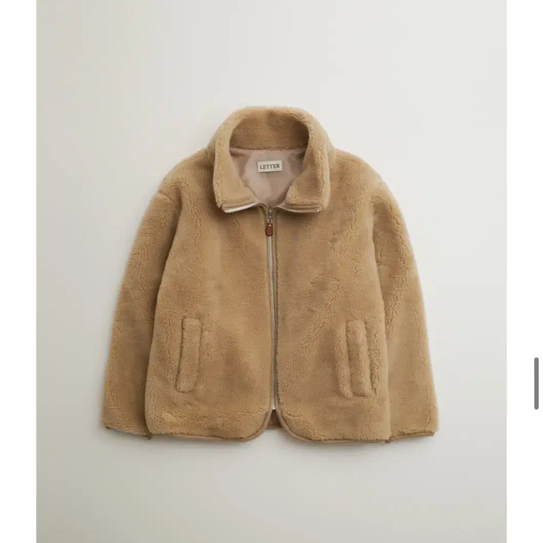 Letter 레터 Bear fleece jumper (camel)