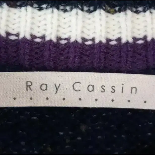 ray cassin 브이넥니트