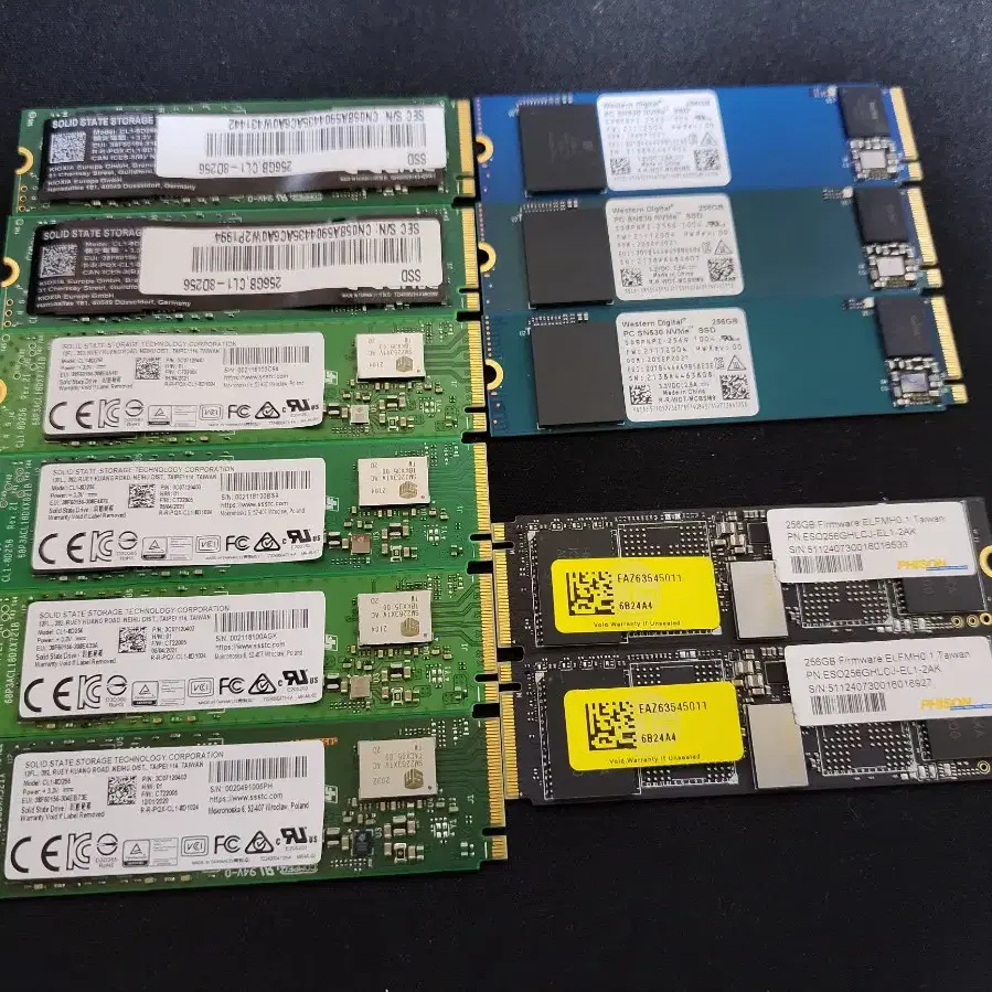 컴퓨터 저장장치 NVME SSD 256GB 3종류