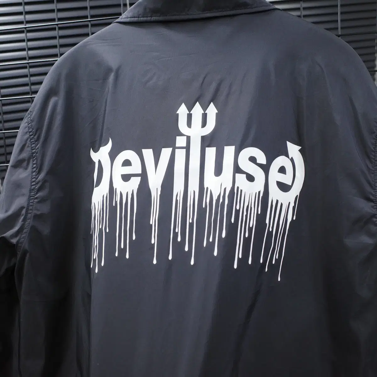 DEVILUSE 코치 자켓