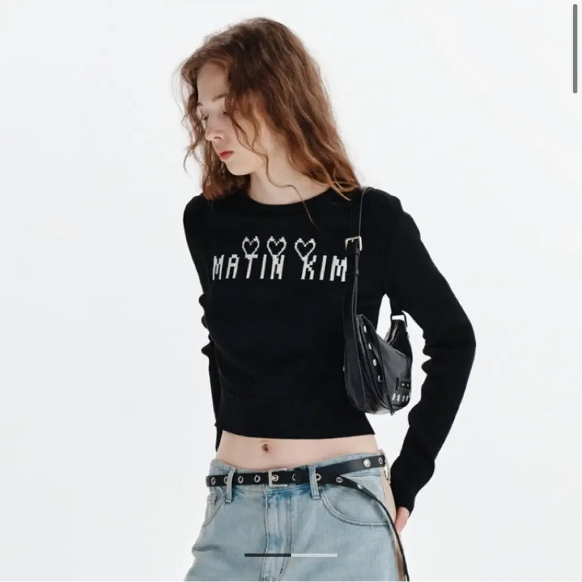 마뗑킴 LOGO POINT JACQUARD KNIT CROP TOP