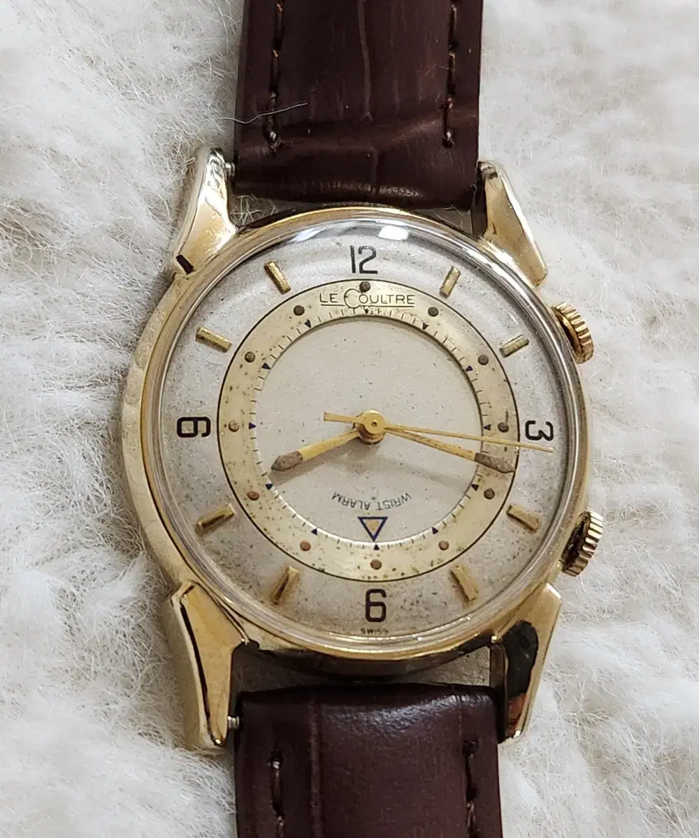 # 258 )  JAEGER-LECOULTRE  MEMOVOX