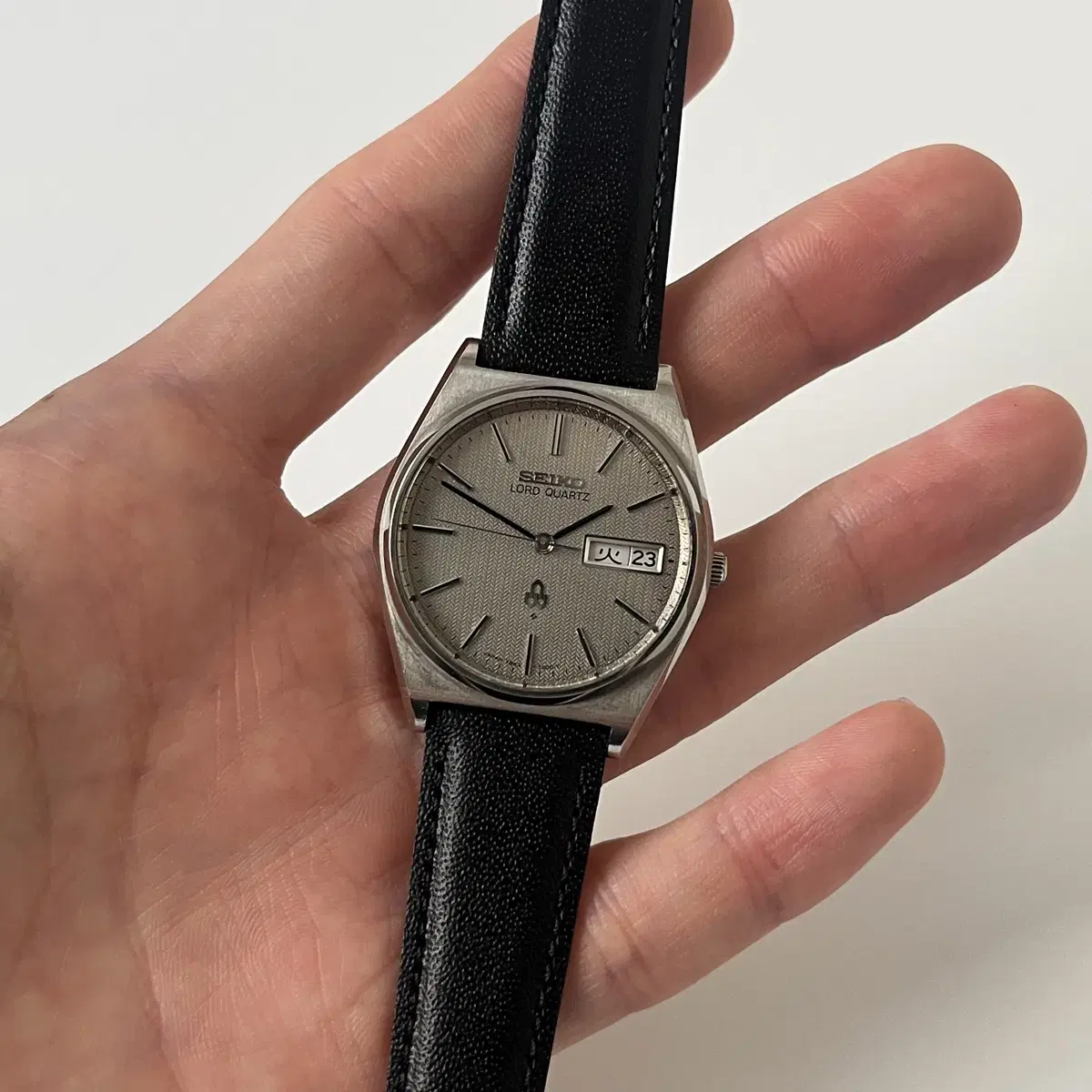 세이코 - 80s silver dial lord quart