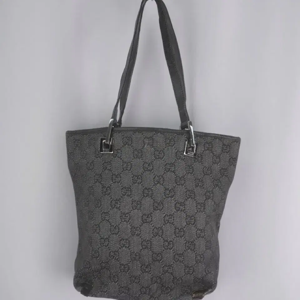 GUCCI bag (Italy made)