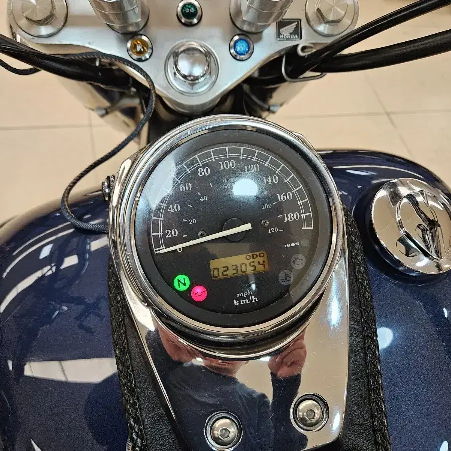 쉐도우750