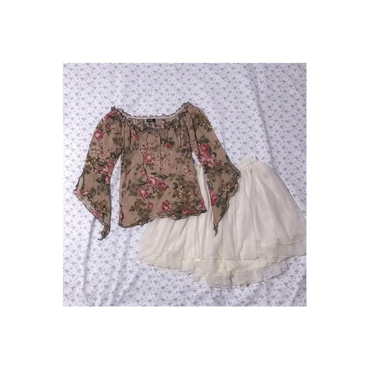 JapanVintageOff Shoulder Ribbon Flower Off Shoulder Long Sleeve GrungeFairyMoriGirlsLook