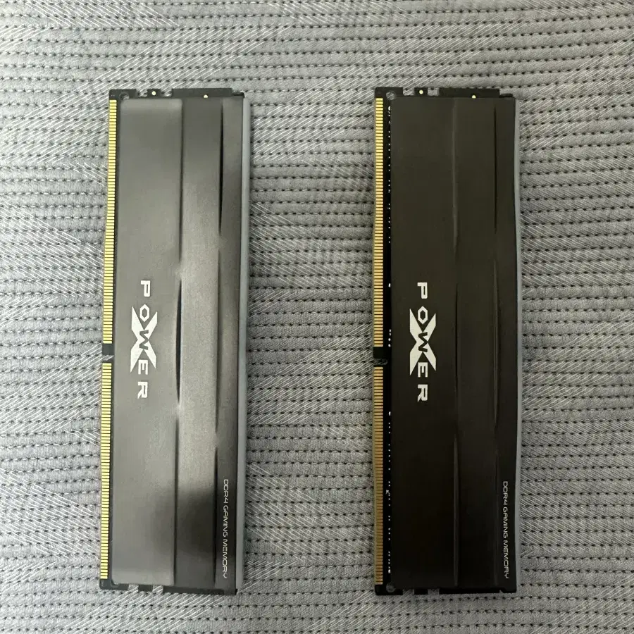 실리콘파워 DDR4 CL18 3600mhz 32GB RAM 판매합니다