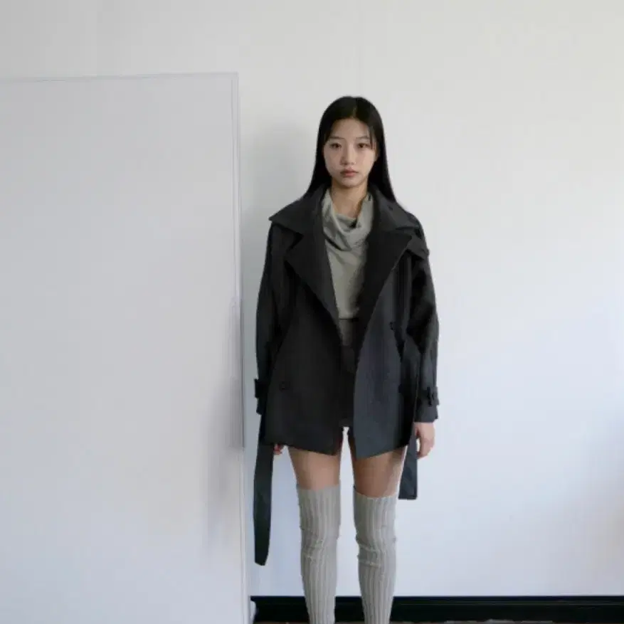 릿킴 DOUBLE BREASTED BELTED HALF COAT