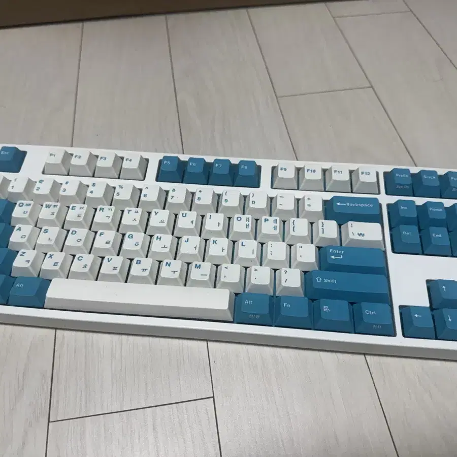 Leopold FC750RBT PD 화이트민트 키보드