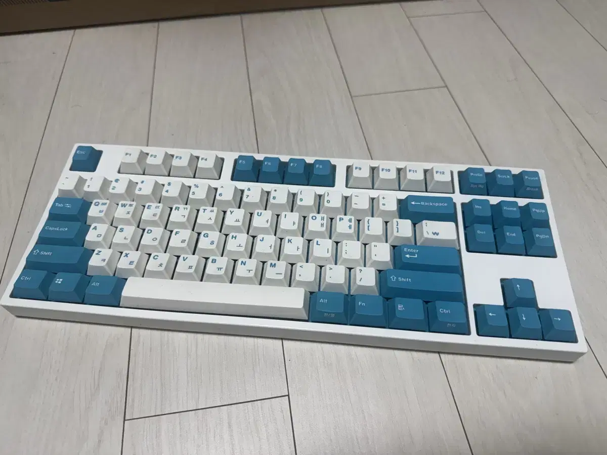 Leopold FC750RBT PD 화이트민트 키보드