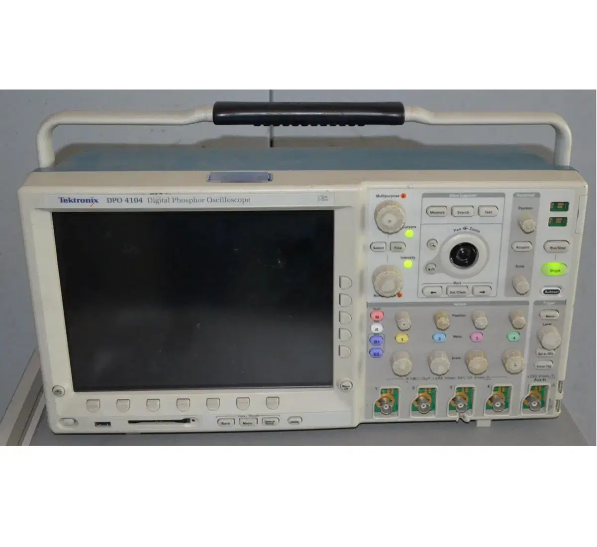 고장 Tektronix DPO4104