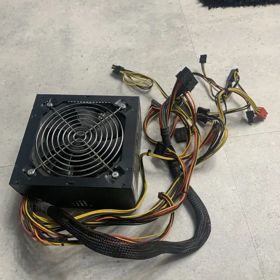 PC용 파워 서플라이 팝니다 500W