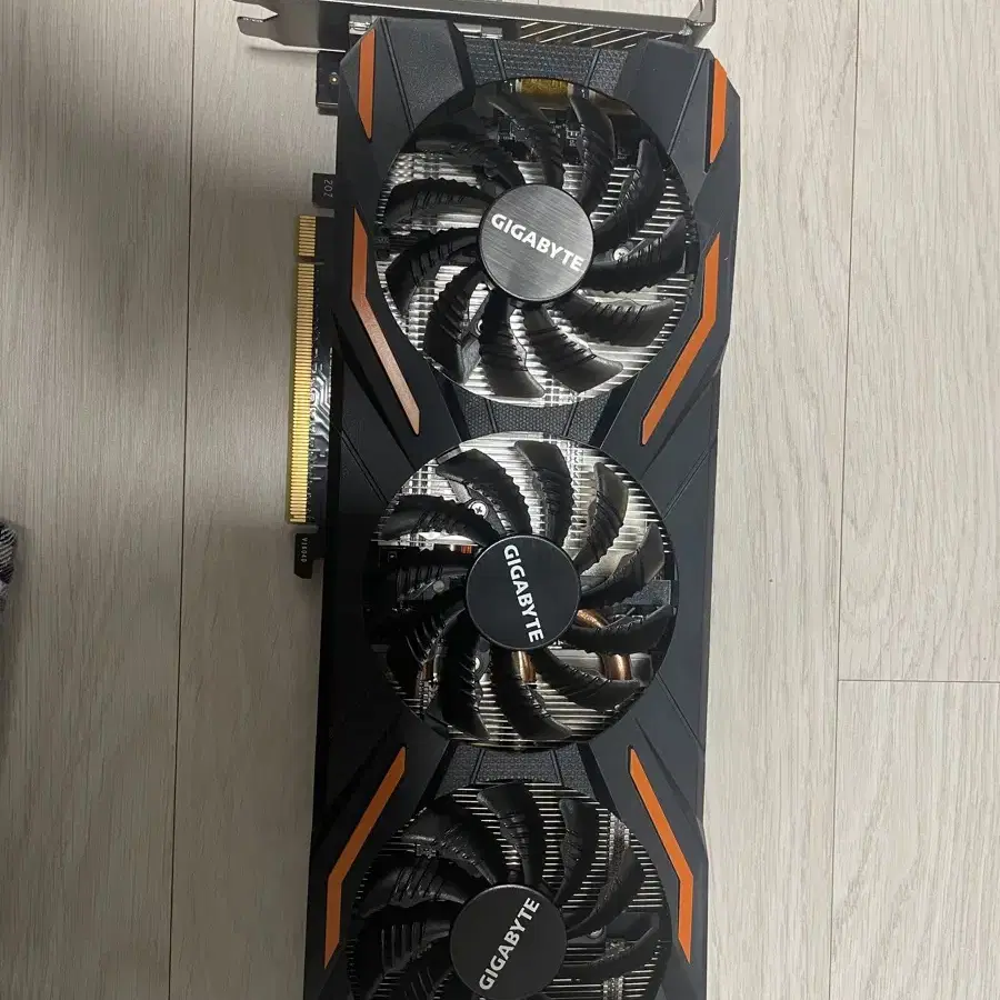 기가바이트 gtx 1080 판매합니다