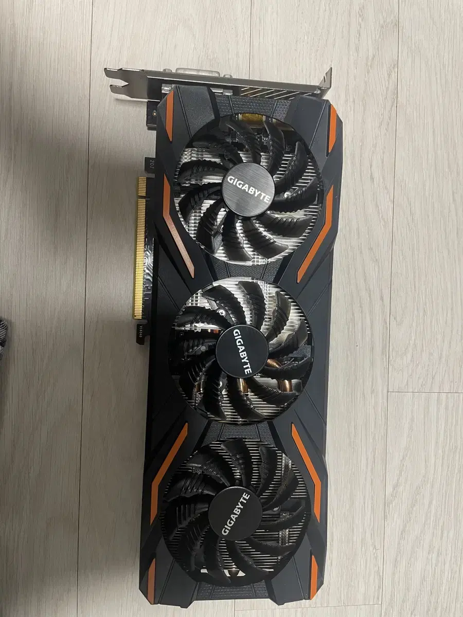 기가바이트 gtx 1080 판매합니다