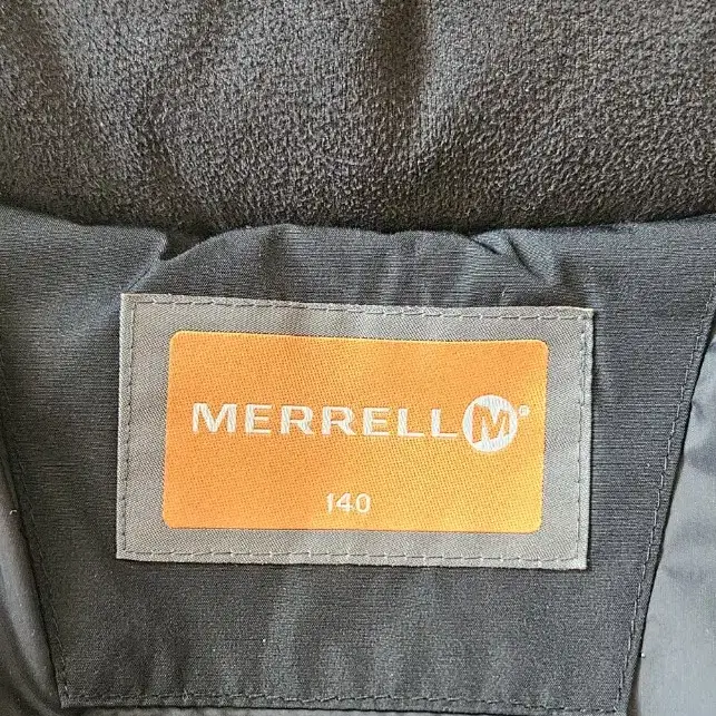 MERRELL 머렐 다운 오리털 롱패딩 팝니다. 140사이즈