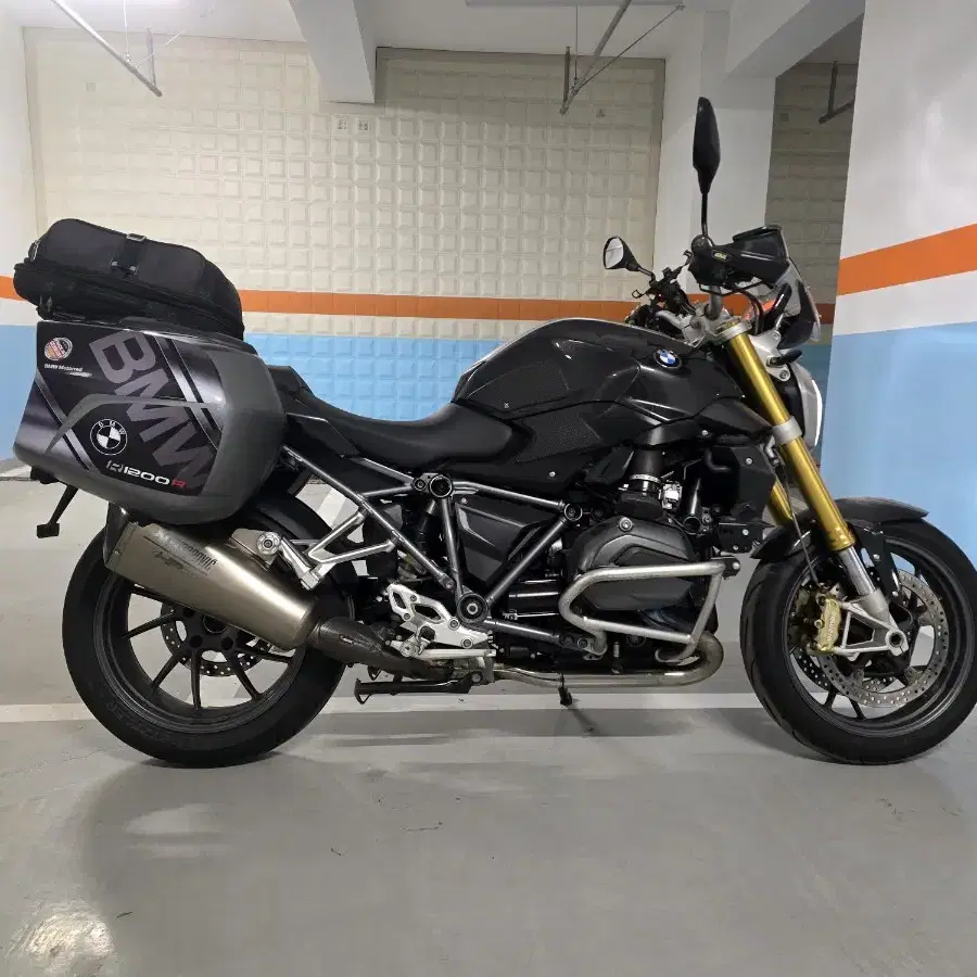 BMW R1200R 16년식