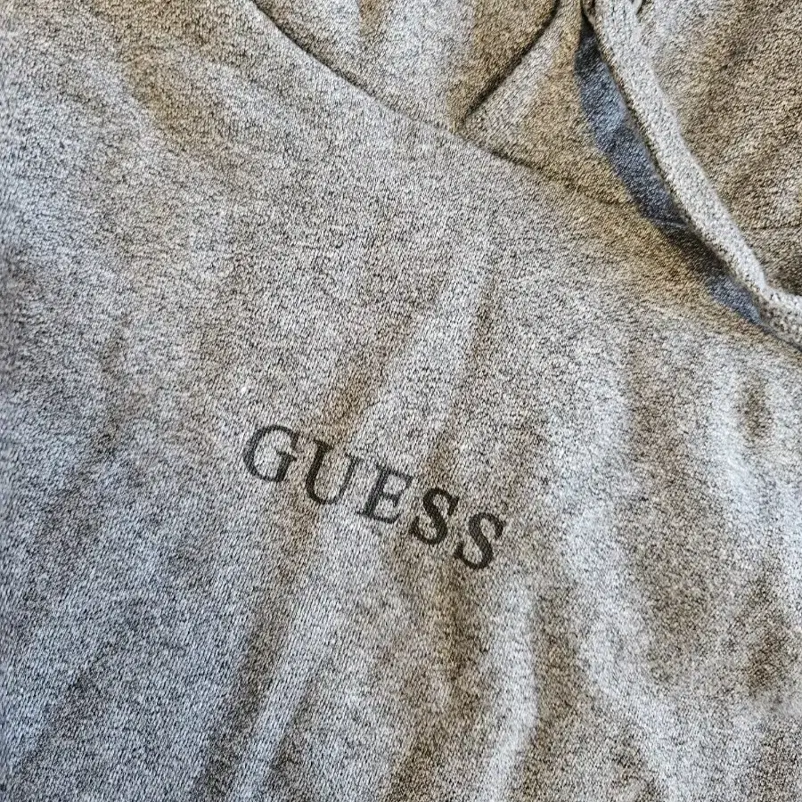 게스 GUESS 챠콜 후드 L 105