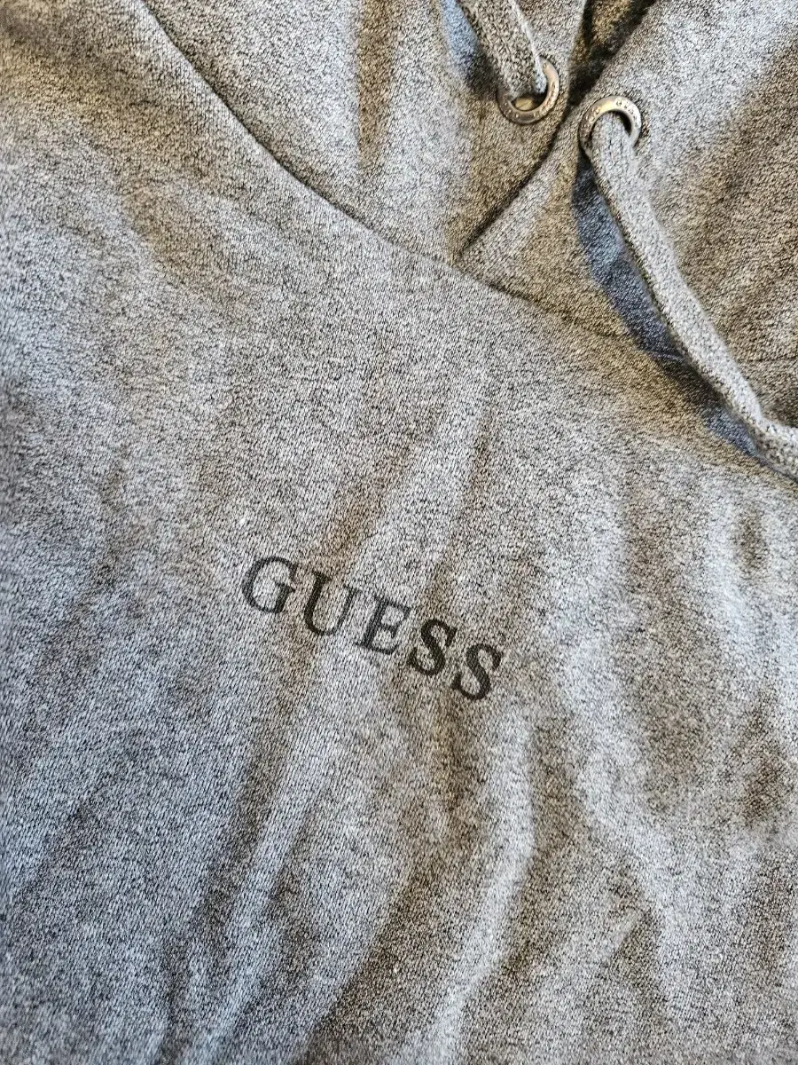 게스 GUESS 챠콜 후드 L 105