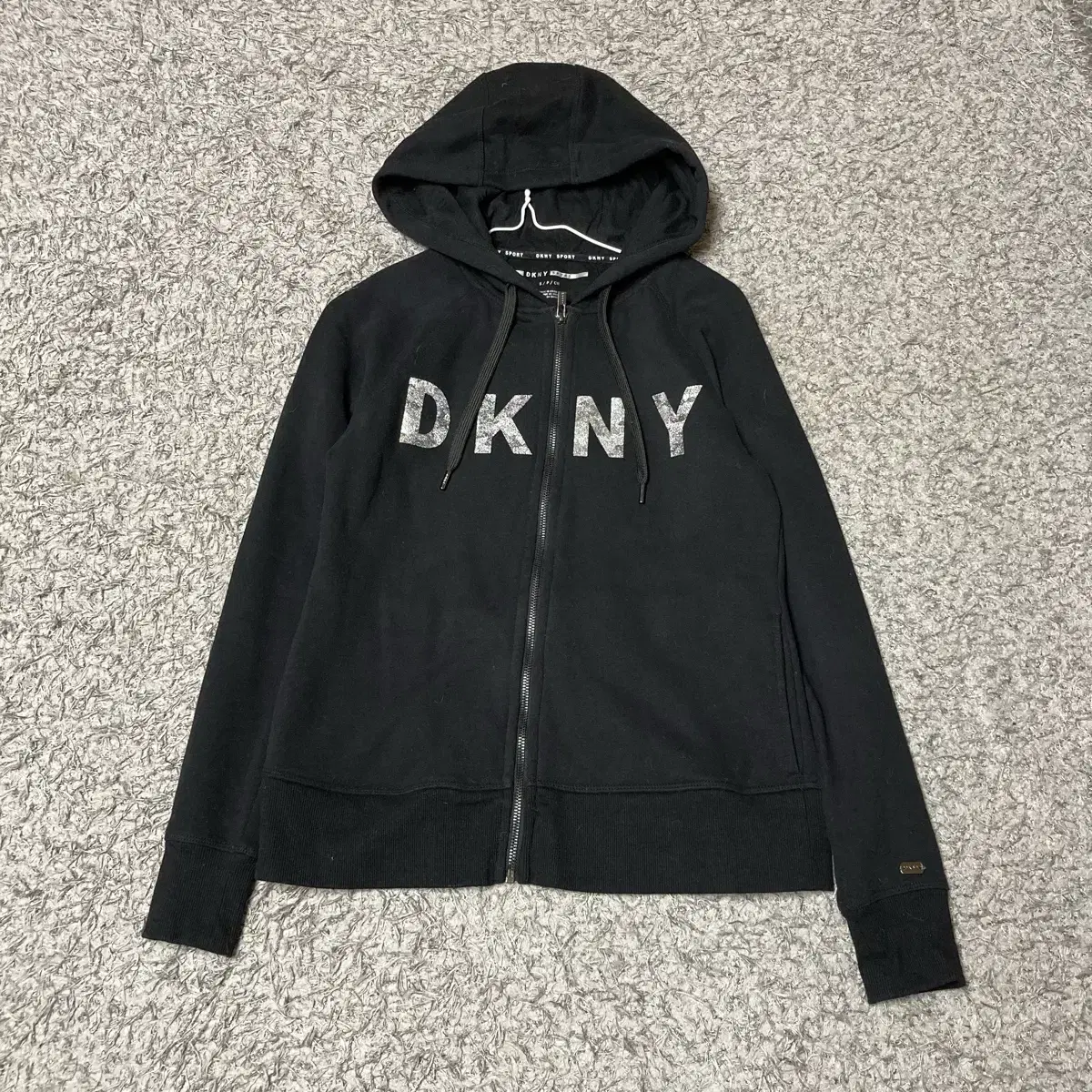 DKNY 후디 집업 점퍼