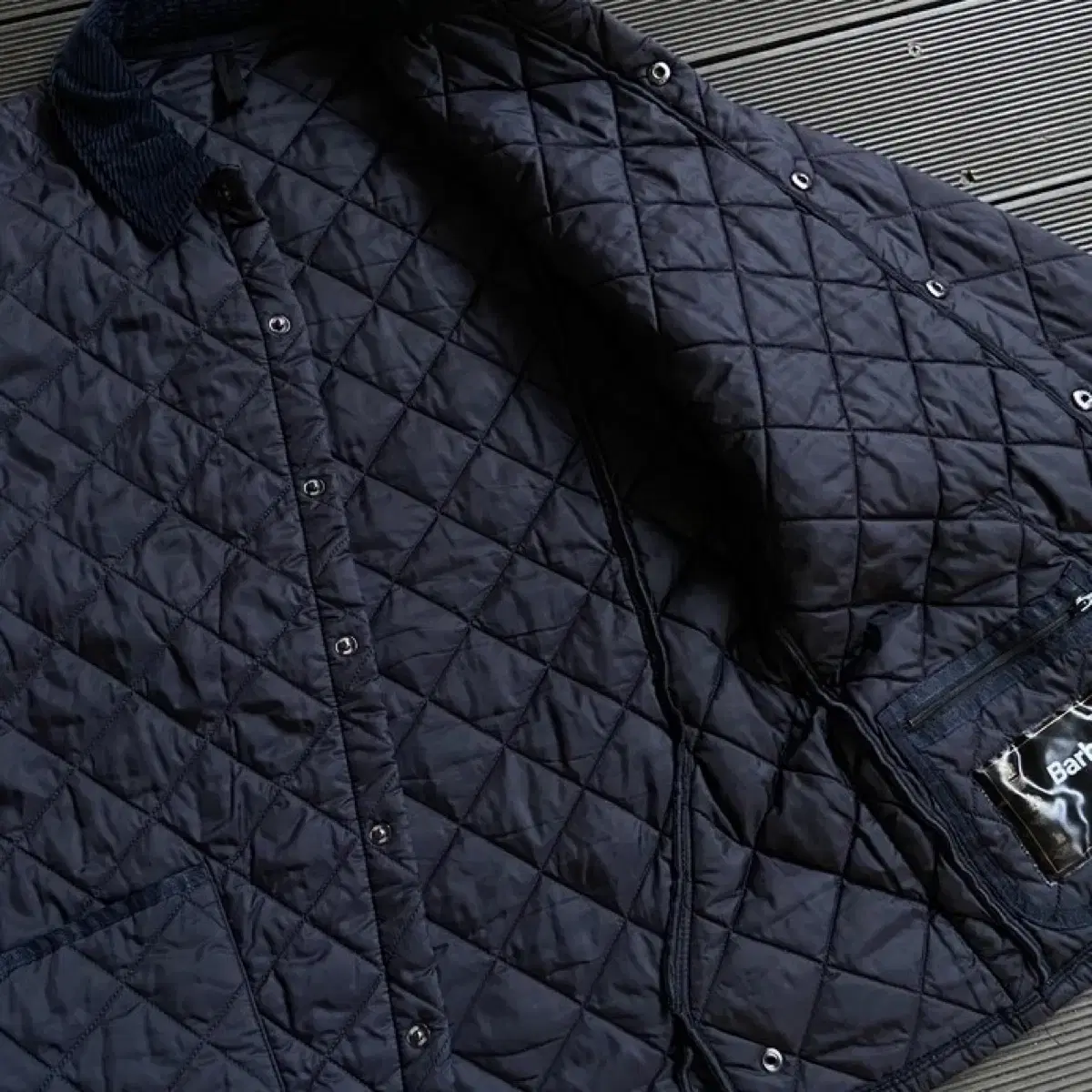 바버 Barbour Liddesdale Quilted Jacket