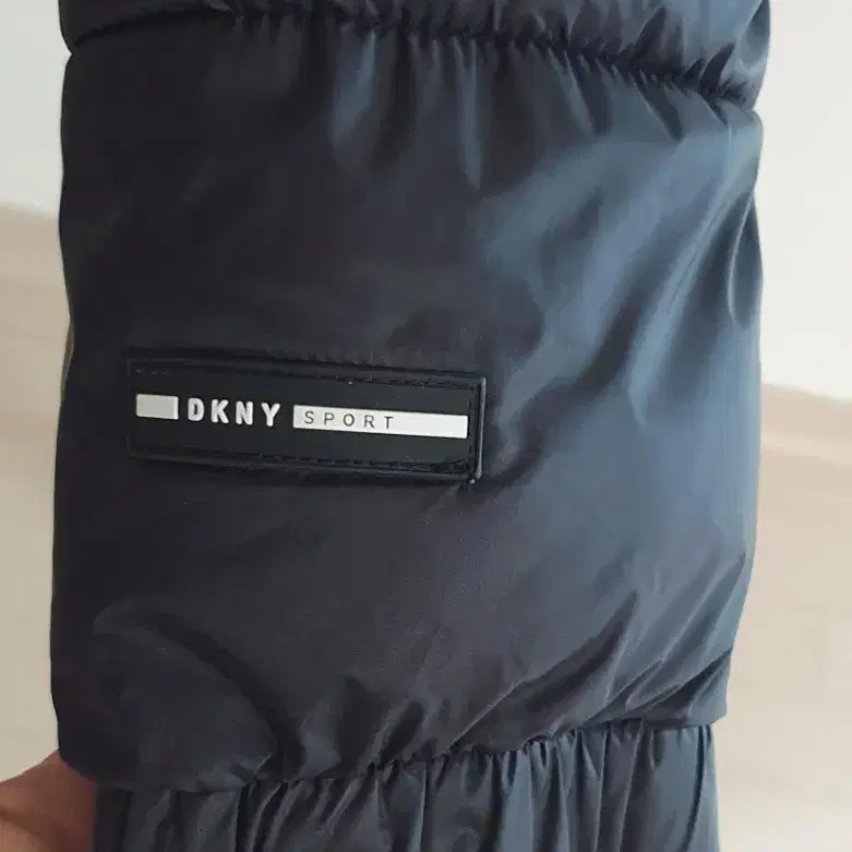 DKNY , 여성 푸퍼 패딩.