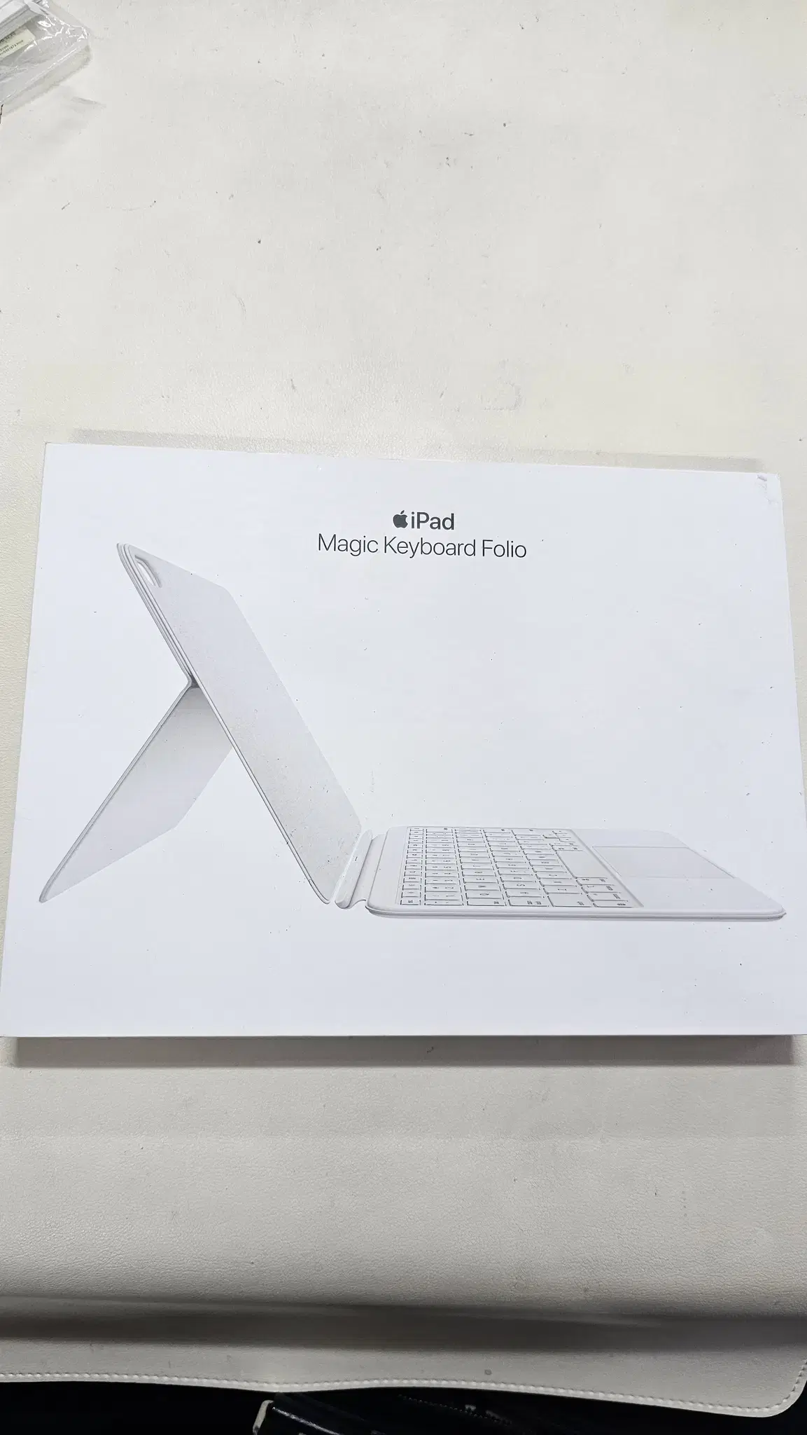 Apple iPad Genuine Magic Keyboard White Brand New Normal Air Conditioning