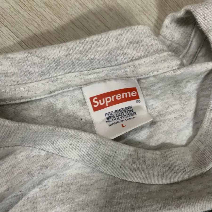 supreme 2019 S/S fine arts Tee Large