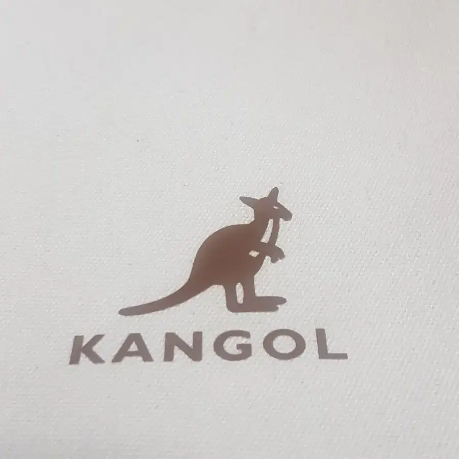 캉골(KANGOL)  캔버스  아이보리 크로스백 미니사이즈