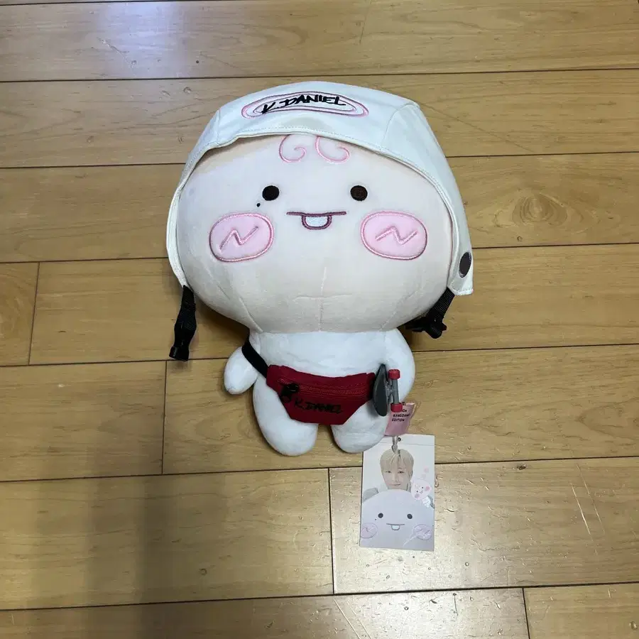 강다니엘 어피치 인형