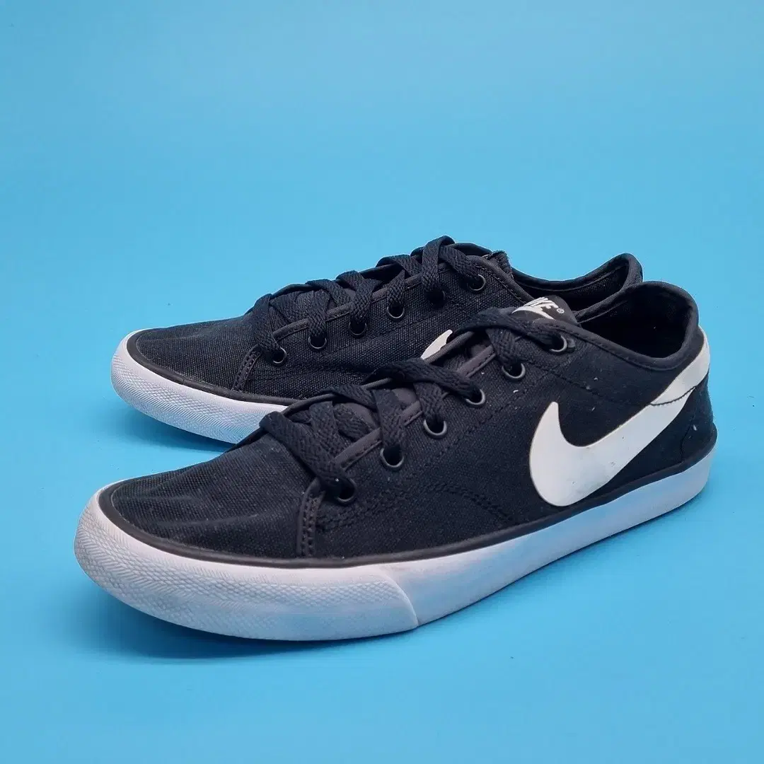 Nike Primo Court Sneakers 245