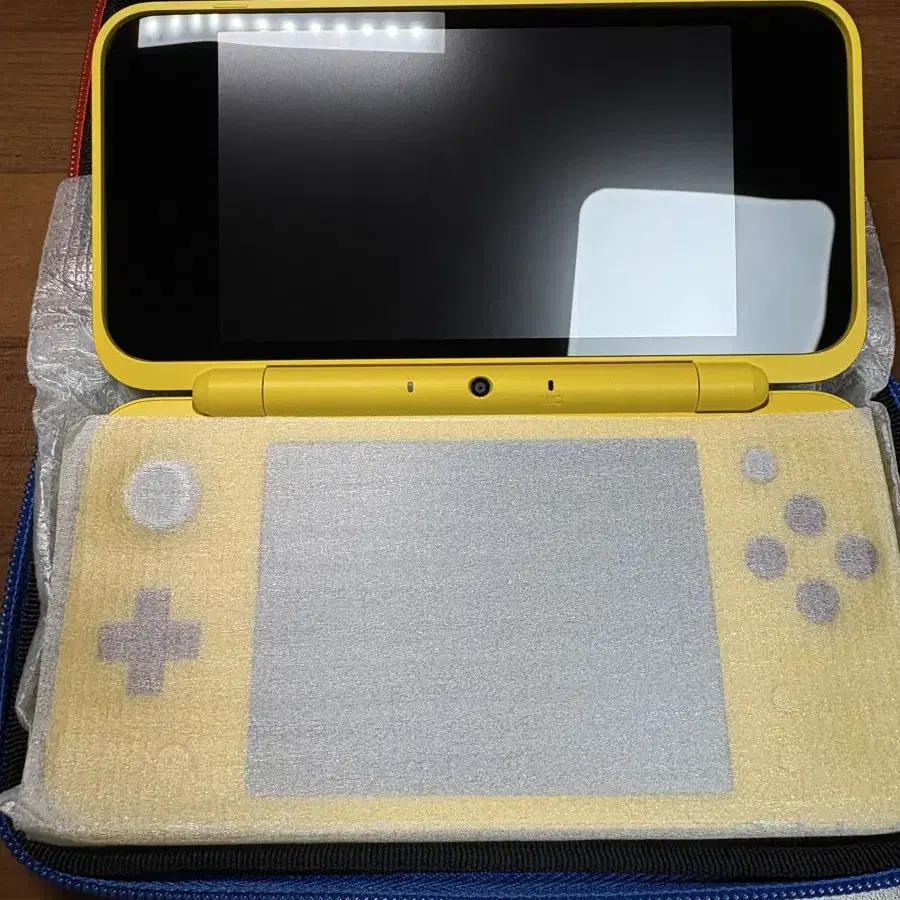 닌텐도 뉴 2ds xl 피카츄 에디션 (미사용 새상품)