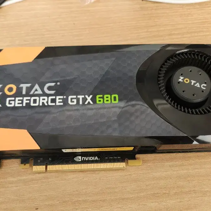 화면출력 안됨)ZOTAC GTX 680 2GB