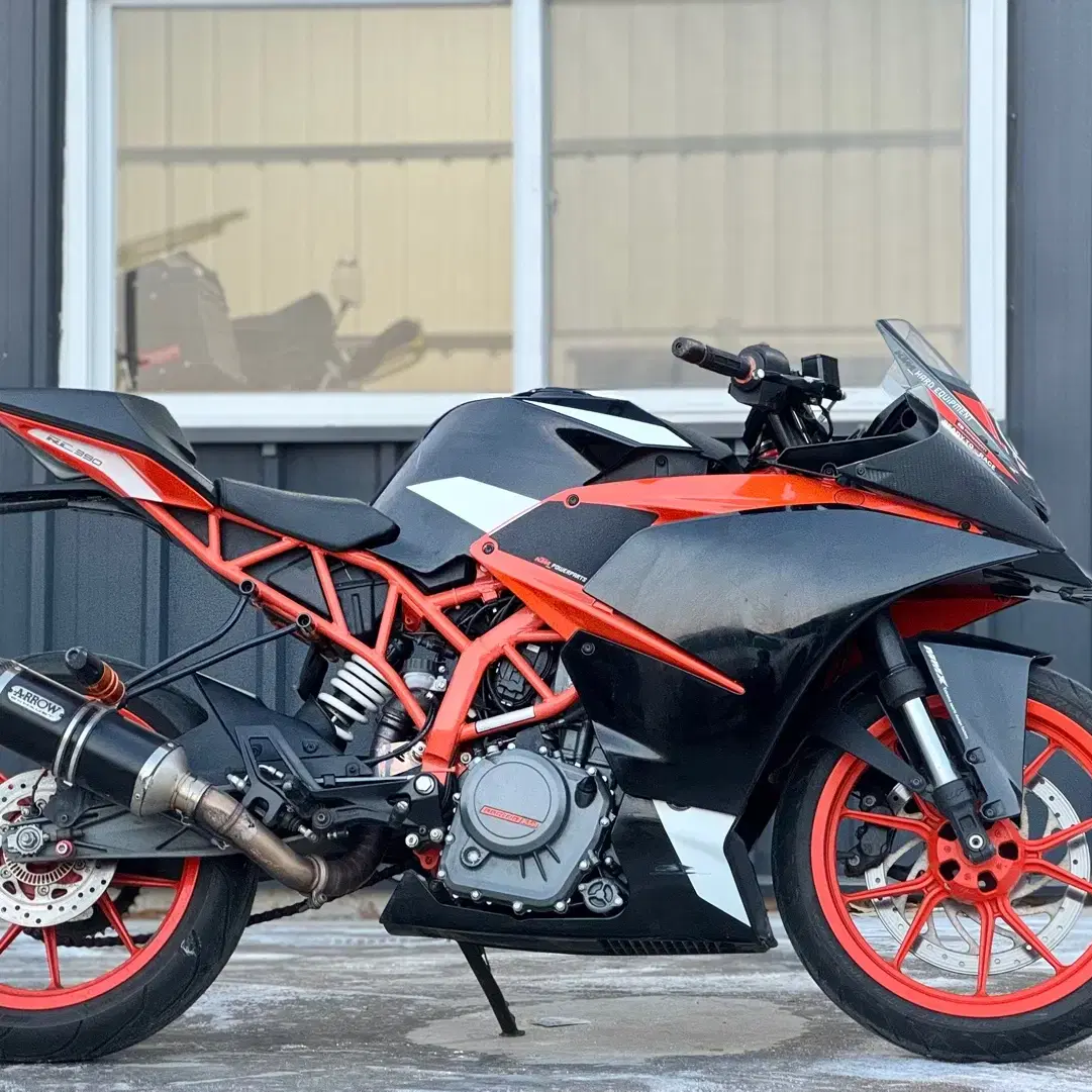 ktm rc390 18년식 1만키로대 에로우머플러 판매합니다