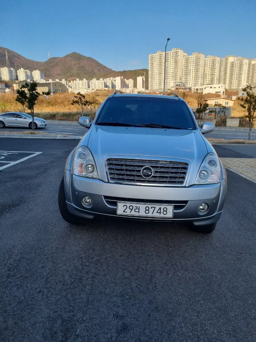 슈퍼 렉스턴 Y200 7인승 (디젤 RX4) 4WD 최고급 형