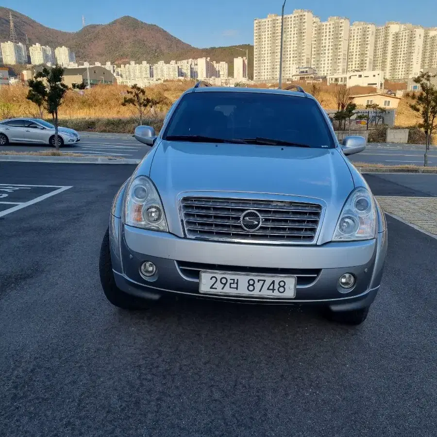 슈퍼 렉스턴 Y200 7인승 (디젤 RX4) 4WD 최고급 형