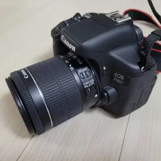 300컷 이하의 캐논 카메라 EOS 750D 와 18-55 렌즈 세트