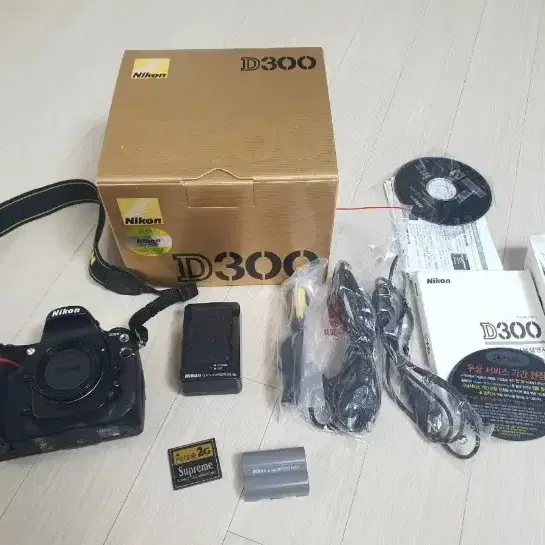 니콘 D300 카메라 바디세트 박스 구성 누적 8900컷대