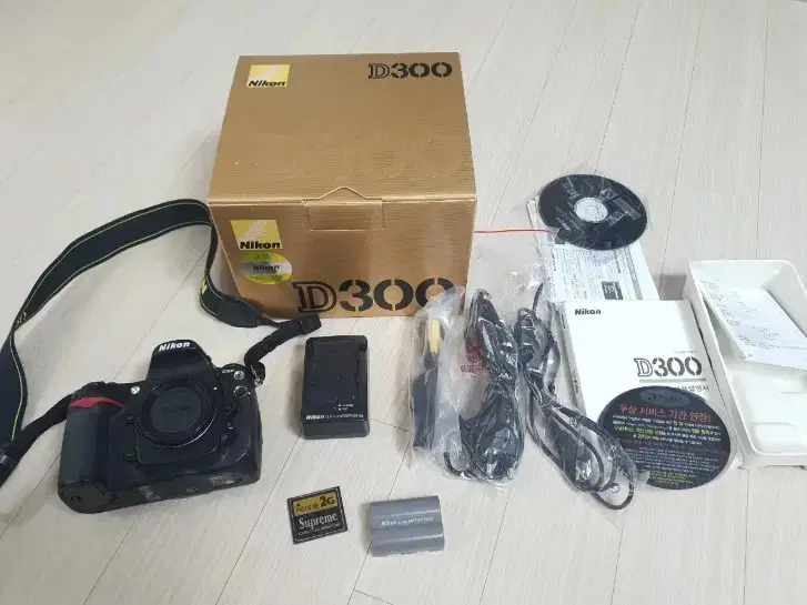 니콘 D300 카메라 바디세트 박스 구성 누적 8900컷대