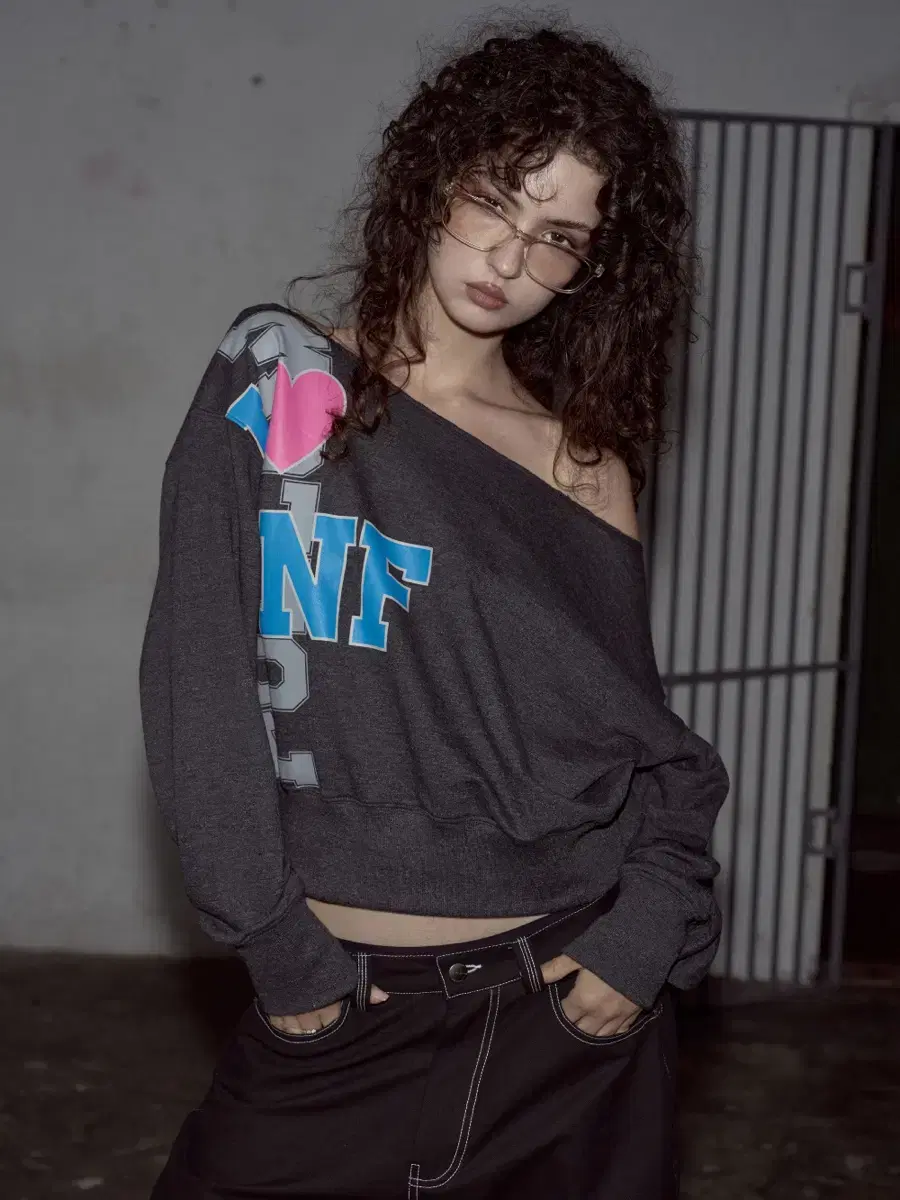 플리즈노팔로우 I PNF Logo SweatShirt