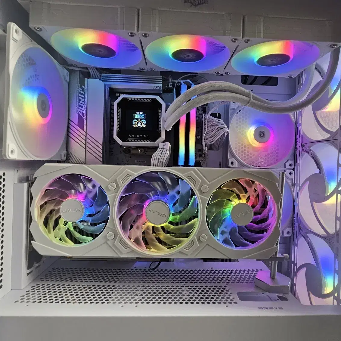 고사양 게이밍 컴퓨터 본체팝니다 9800x3d  4070 ti super