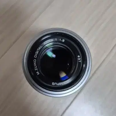 매물이 귀한 마이크로포서드 렌즈 45mm f1.8 올림푸스 파나소닉 겸용