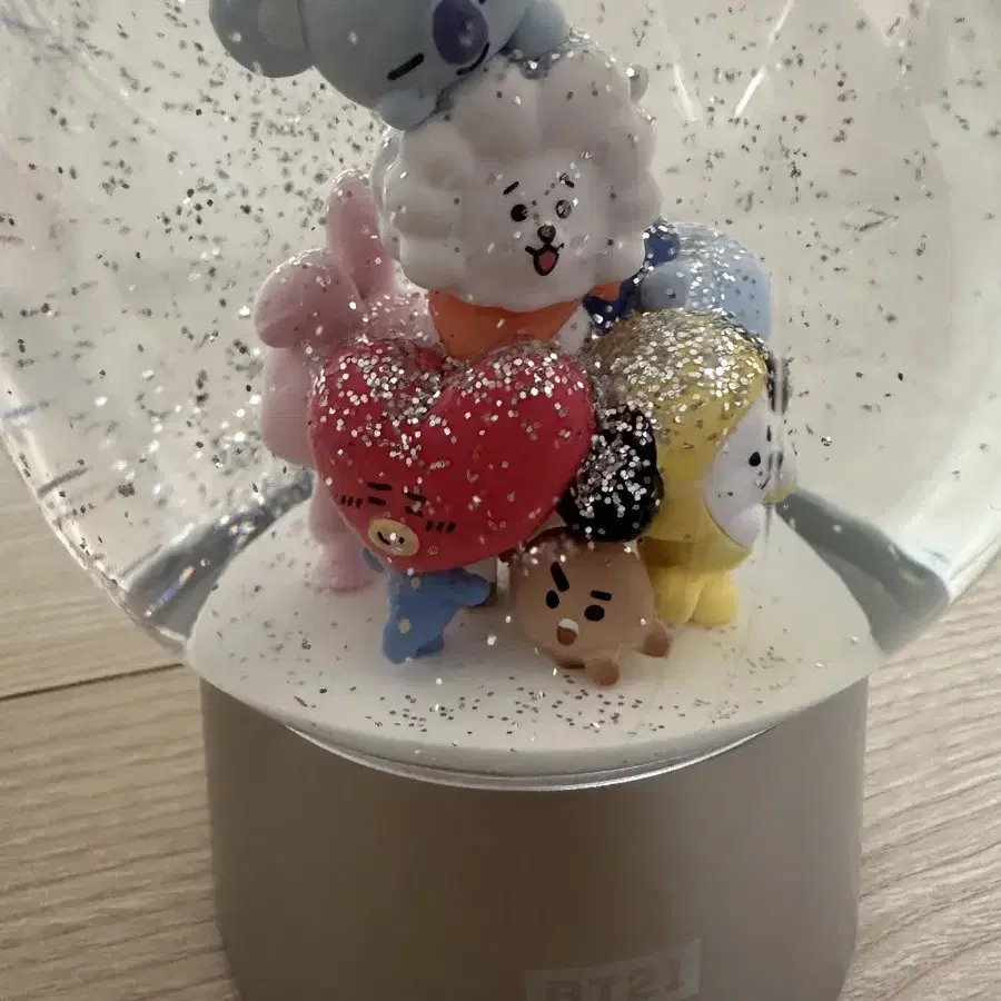 방탄 파리바게트 BT21 스노우볼, 치미 피규어