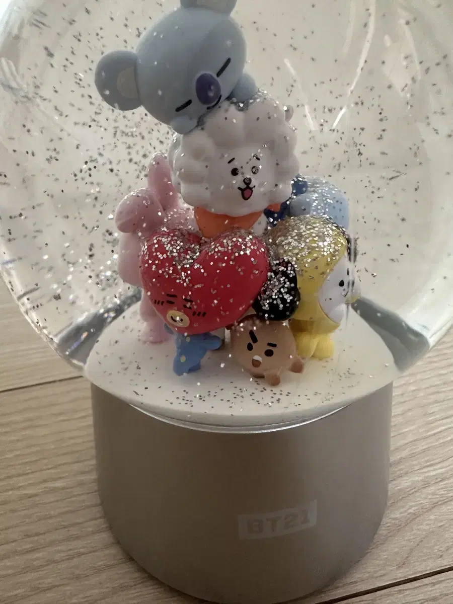 방탄 파리바게트 BT21 스노우볼, 치미 피규어