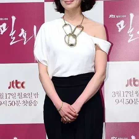 심혜진 탈렌트영화배우친필싸인 직저받은싸인