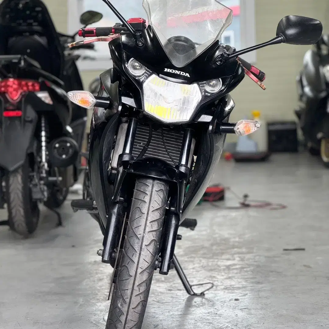 혼다cbr125r 15년식 3만km 흑마  관리잘된차량 저렴히 판매합니다