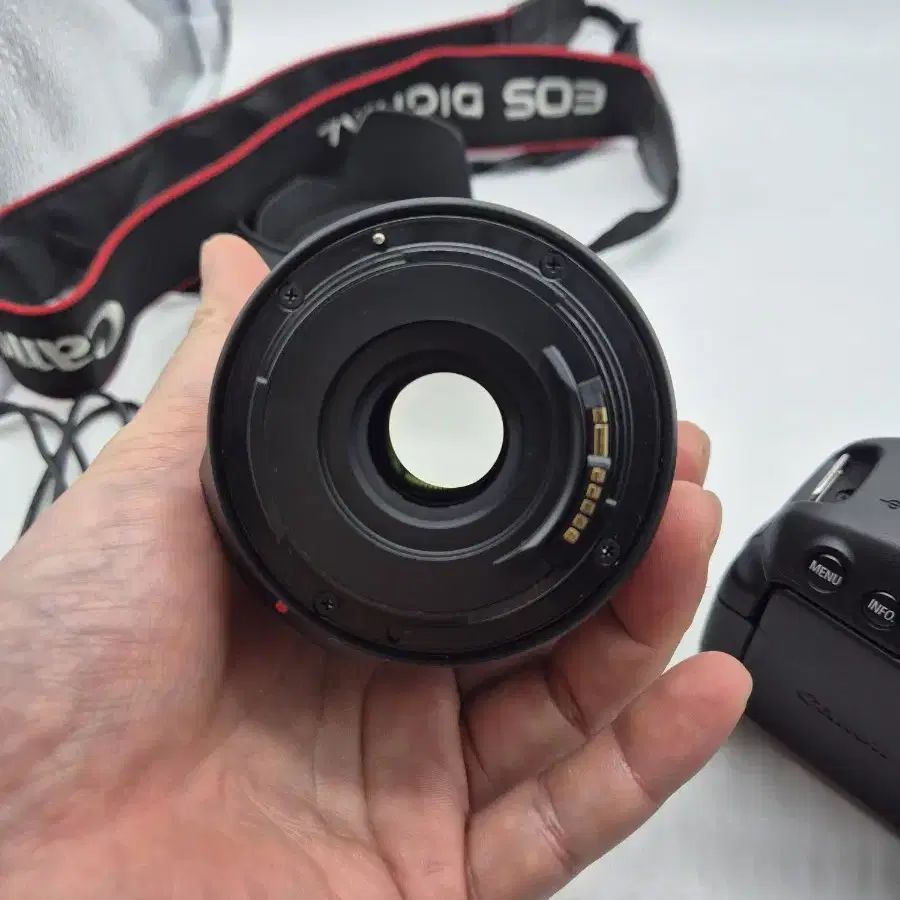 캐논 700D +18-200탐론 (새상품급) 사용극히적음